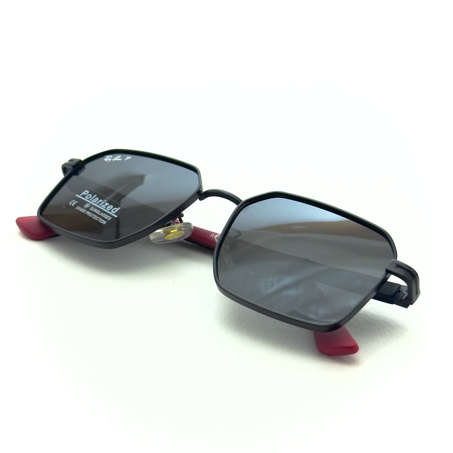 Ray-Ban RB3718 – Black / Red