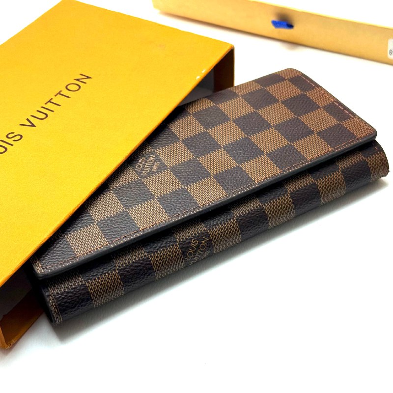 Louis Vuitton Damier Wallet — Brown