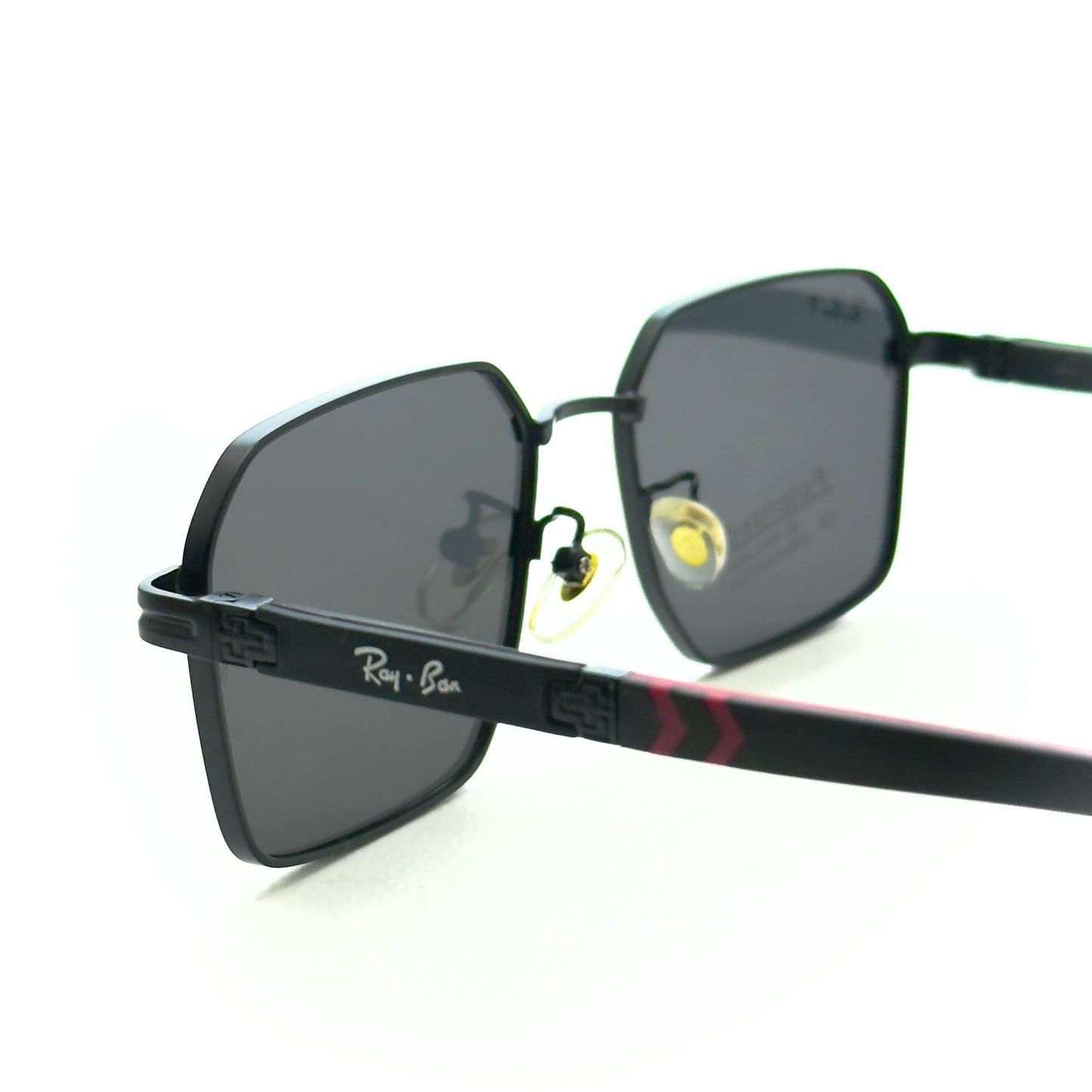 Ray-Ban RB3718 – Black / Red