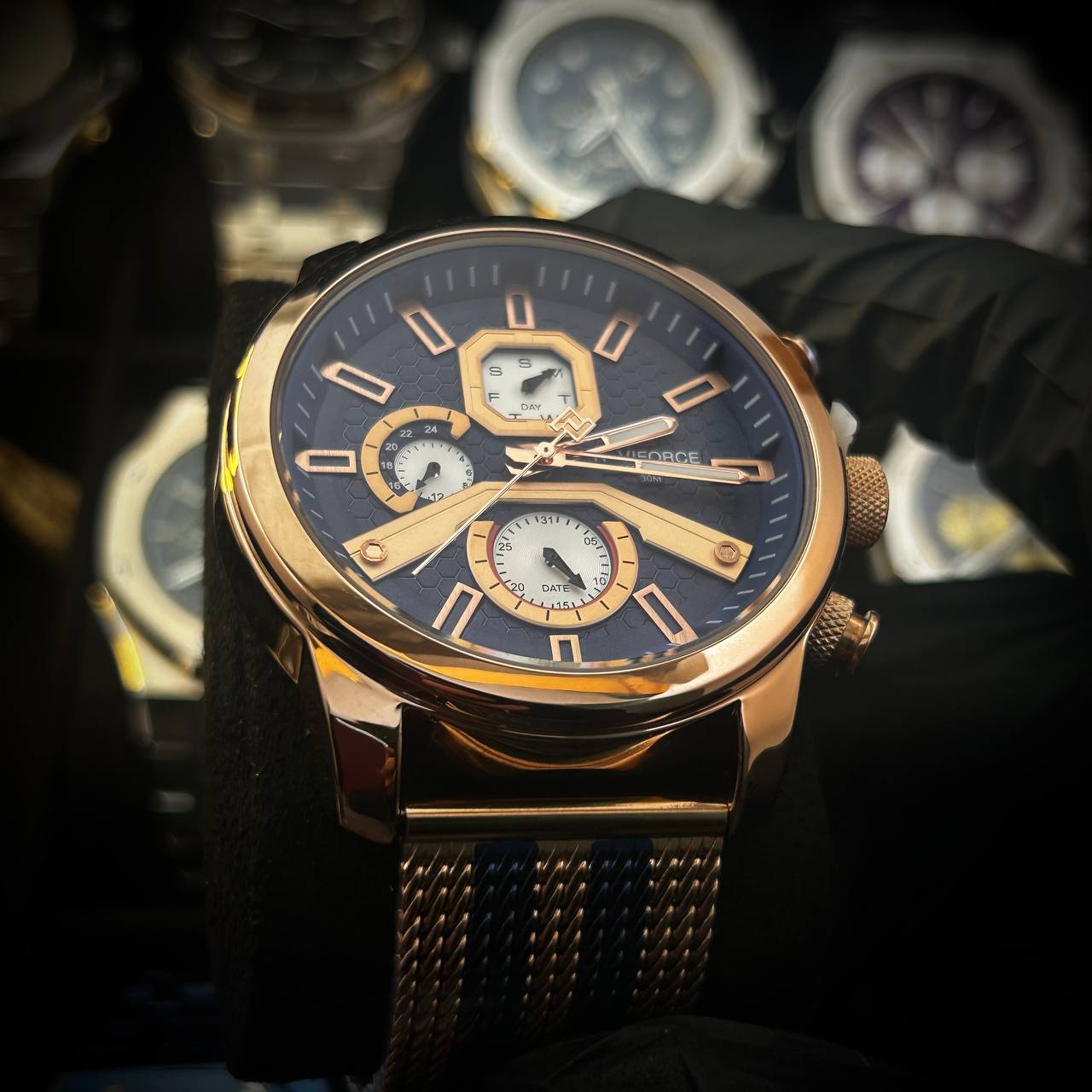 Naviforce HexaX Chronograph – Blue & Rose Gold Mesh (For Him)